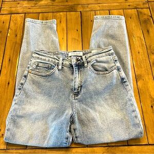 Judy Blue Light Wash Mid-Rise Straight Leg Slim Fit Jeans - Size 26